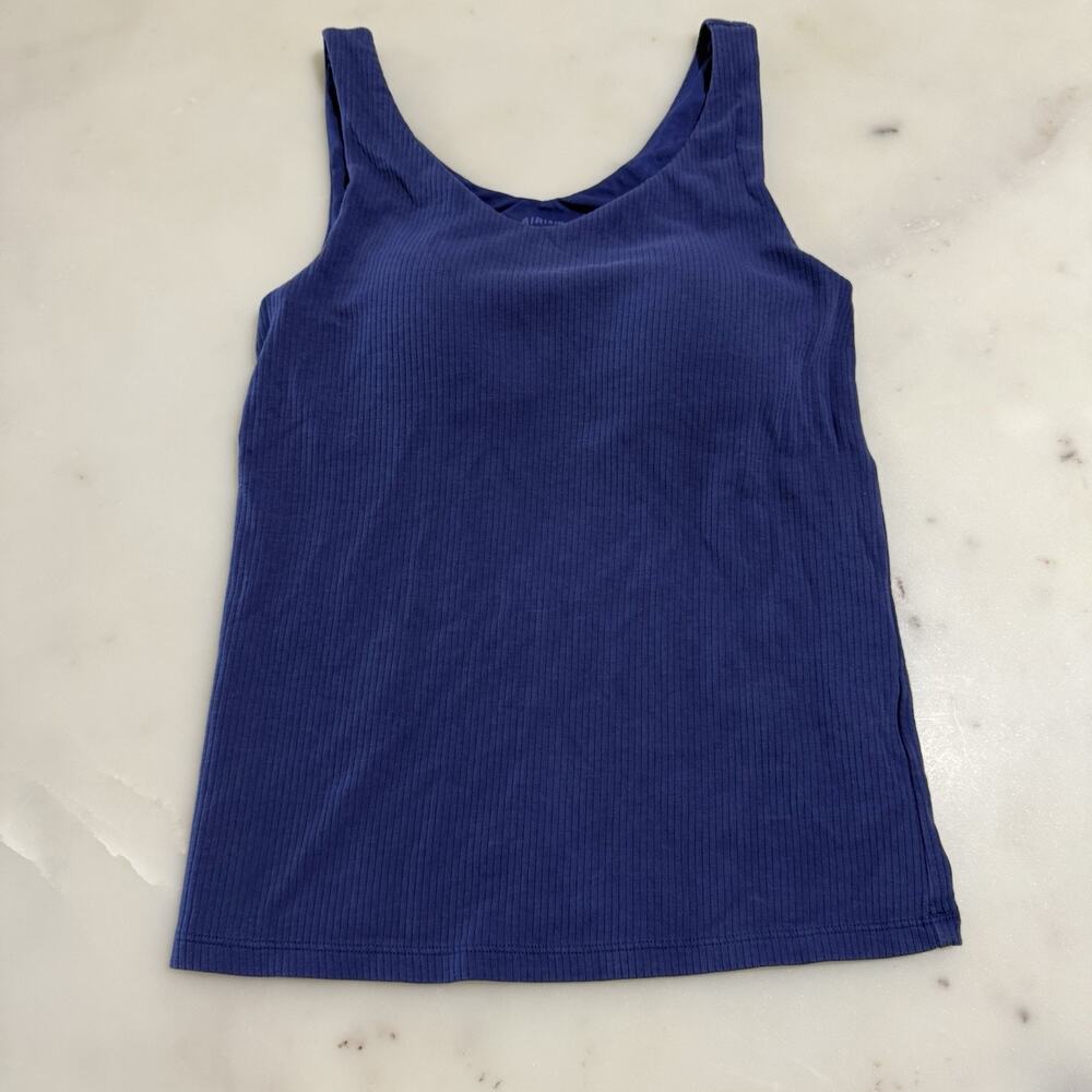 UNIQLO AIRism Top Womens XS Navy Sleeveless Built In Bra Quick Dry Stretch